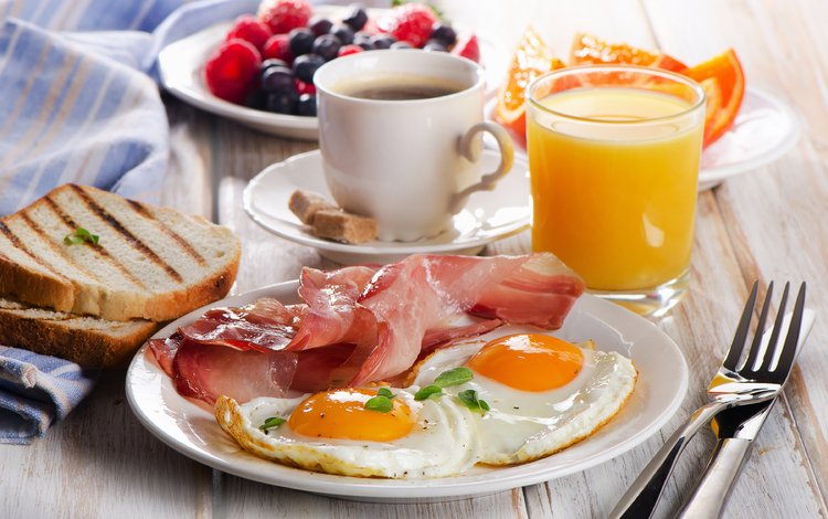 кофе, яичница, вилка, бекон, хлеб, чашка, завтрак, стакан, тарелка, сок, coffee, scrambled eggs, plug, bacon, bread, cup, breakfast, glass, plate, juice
