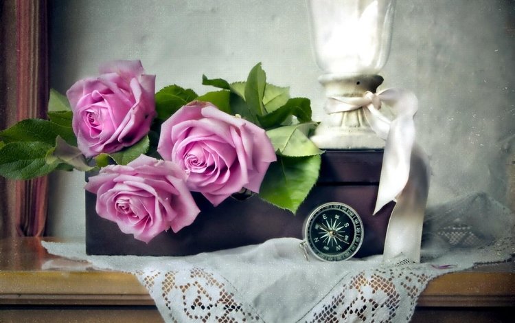 цветы, розы, ленточка, салфетка, коробка, компас, flowers, roses, ribbon, napkin, box, compass