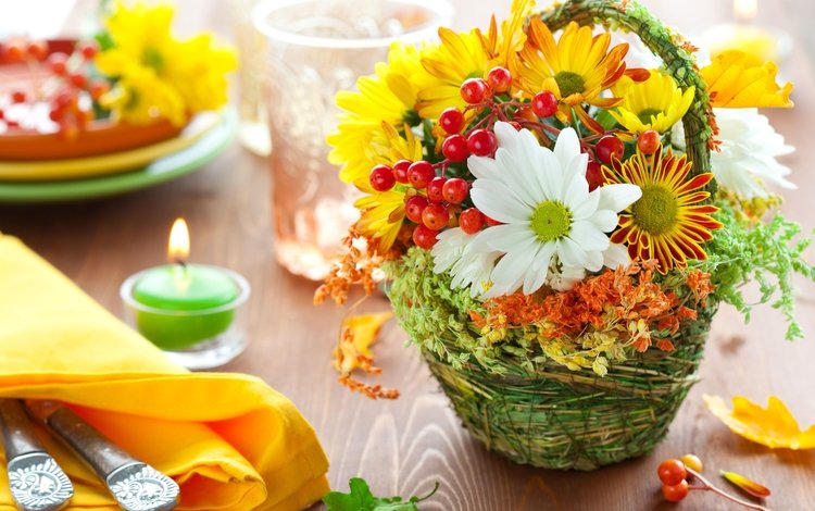 цветы, свечи, букет, ягоды, хризантемы, сервировка, корзины, flowers, candles, bouquet, berries, chrysanthemum, serving, basket
