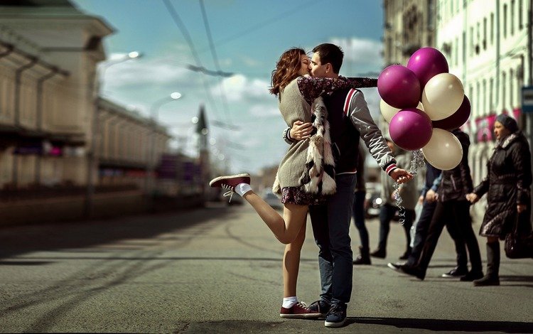 девушка, встреча, настроение, влюбленные, улица, любовь, романтика, воздушные шары, мужчина, поцелуй, girl, meeting, mood, lovers, street, love, romance, balloons, male, kiss