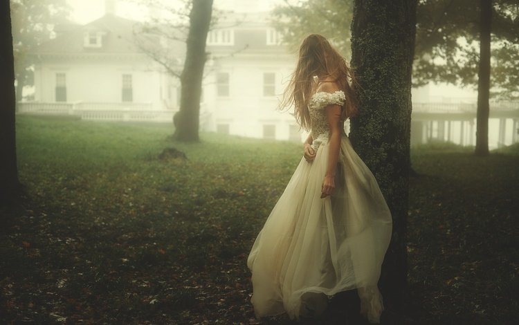 девушка, tj drysdale, runaway, утро, платье, туман, дом, белое платье, невеста, длинные волосы, girl, morning, dress, fog, house, white dress, the bride, long hair