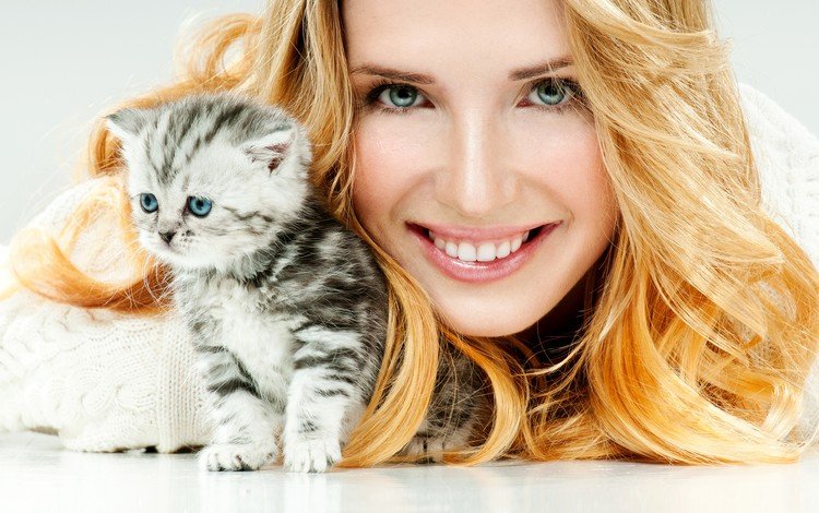 девушка, блондинка, улыбка, портрет, кот, кошка, взгляд, котенок, лицо, face, girl, blonde, smile, portrait, cat, look, kitty