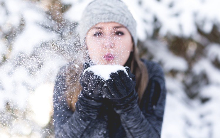 снег, снегопад, зима, девушка, портрет, взгляд, лицо, шапка, руки, snow, snowfall, winter, girl, portrait, look, face, hat, hands