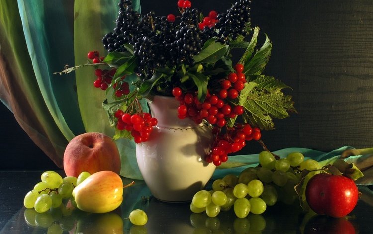 виноград, натюрморт, фрукты, калина, яблоки, букет, ягоды, черника, ваза, персик, grapes, still life, fruit, kalina, apples, bouquet, berries, blueberries, vase, peach