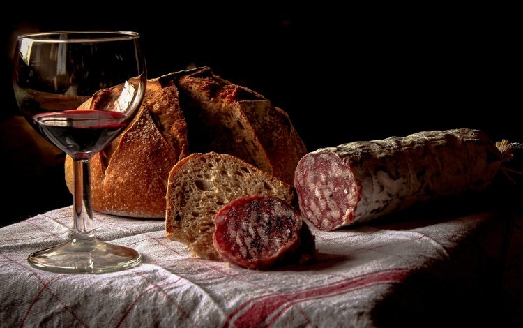 бокал, хлеб, вино, колбаса, натюрморт, скатерть, красное вино, glass, bread, wine, sausage, still life, tablecloth, red wine
