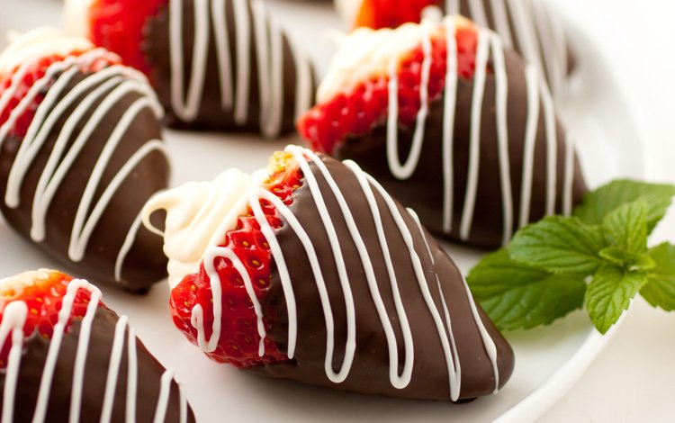 клубника, ягоды, шоколад, десерт, клубника в шоколаде, крем, strawberry, berries, chocolate, dessert, chocolate-covered strawberries, cream