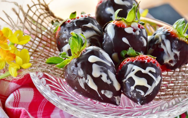 клубника, ягоды, шоколад, десерт, клубника в шоколаде, strawberry, berries, chocolate, dessert, chocolate-covered strawberries