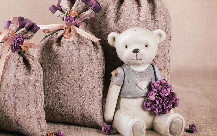 цветы, плюшевый мишка, розы, лепестки, медведь, игрушка, тедди, мешки, натюрморт, flowers, teddy bear, roses, petals, bear, toy, teddy, bags, still life
