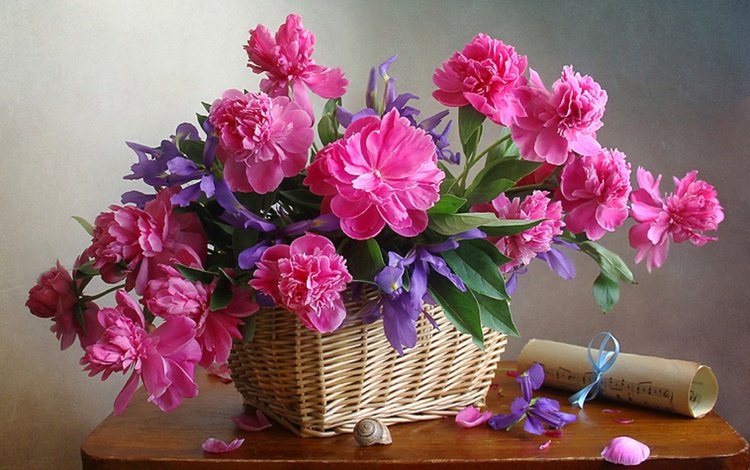 цветы, лепестки, букет, корзинка, натюрморт, пионы, flowers, petals, bouquet, basket, still life, peonies