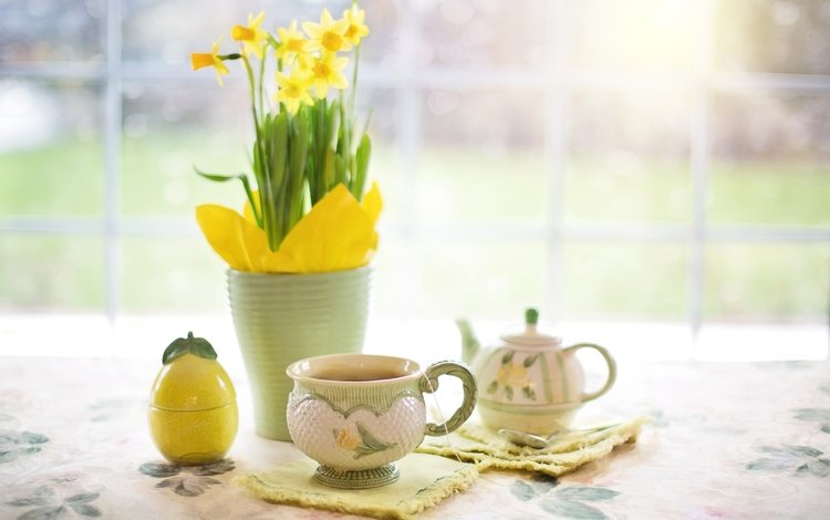 цветы, напиток, кружка, чай, чайник, нарциссы, flowers, drink, mug, tea, kettle, daffodils