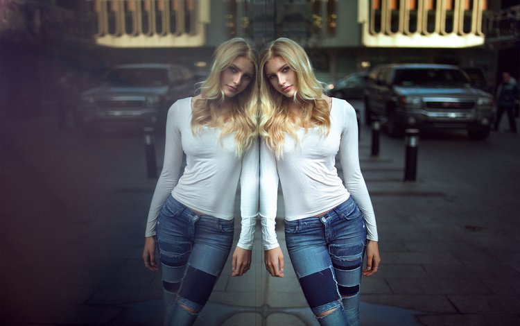 девушка, the photo fiend, рваные джинсы, отражение, блондинка, город, модель, джинсы, стекло, фотосессия, girl, ripped jeans, reflection, blonde, the city, model, jeans, glass, photoshoot