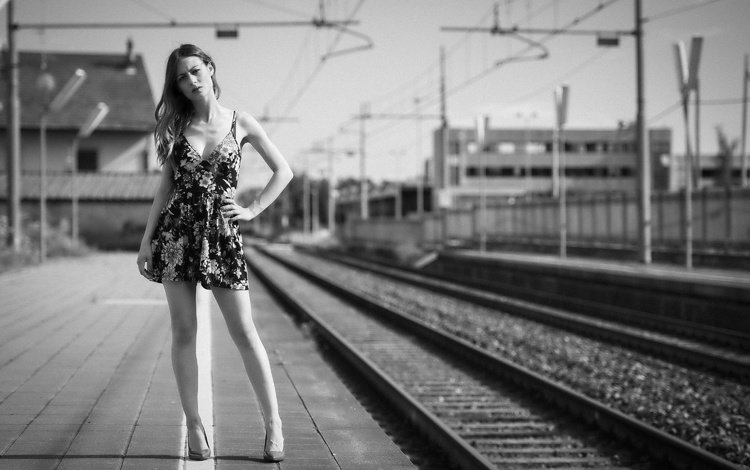 платье, чёрно-белое, модель, ножки, лицо, вокзал, erika, dress, black and white, model, legs, face, station