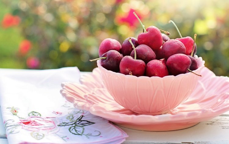 стол, черешня, ягоды, вишня, салфетка, тарелка, пиала, table, cherry, berries, napkin, plate, bowl