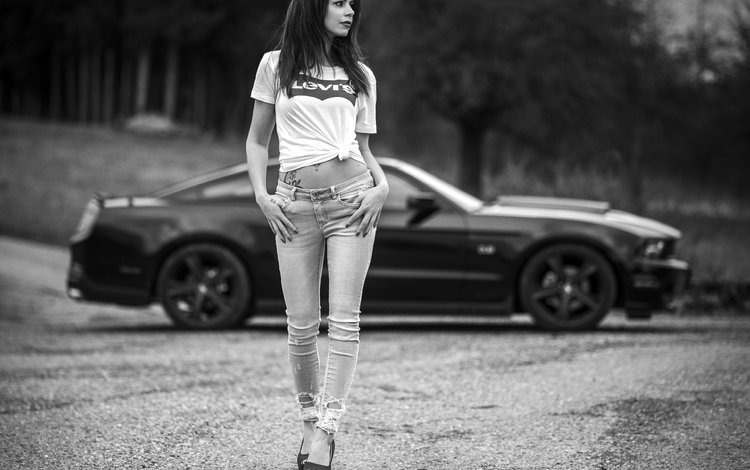 девушка, чёрно-белое, авто, модель, джинсы, позирует, на фоне, girl, black and white, auto, model, jeans, posing, in the background