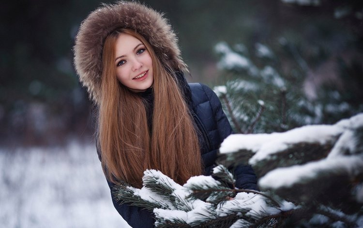 снег, лицо, елка, длинные волосы, хвоя, зима, девушка, улыбка, ветки, взгляд, snow, face, tree, long hair, needles, winter, girl, smile, branches, look