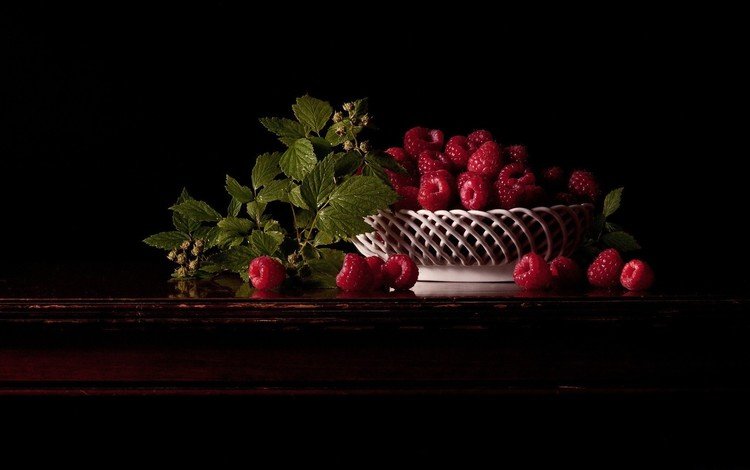 малина, черный фон, ягоды, корзинка, натюрморт, вазочка, raspberry, black background, berries, basket, still life, vase