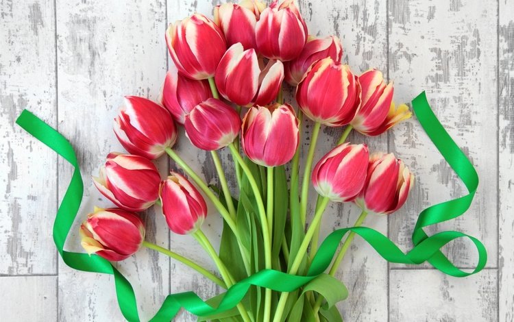 цветы, букет, тюльпаны, лента, деревянная поверхность, flowers, bouquet, tulips, tape, wooden surface