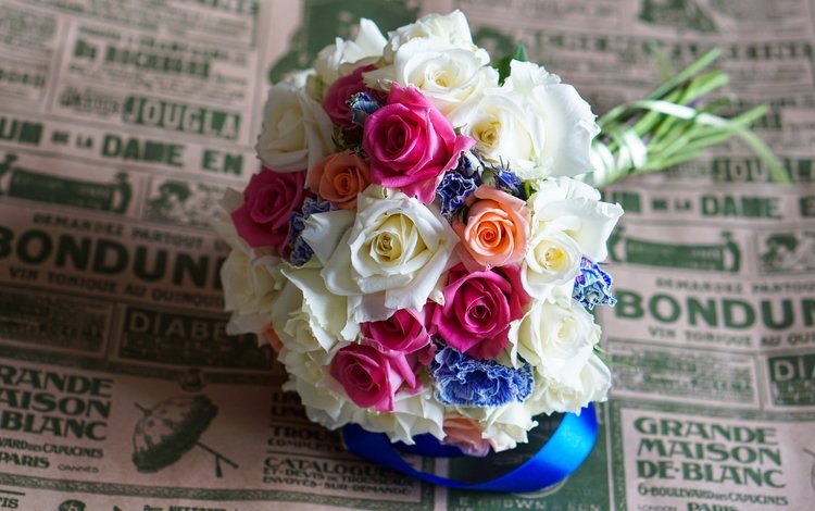 цветы, бутоны, розы, лепестки, разноцветные, букет, лента, свадебный букет, flowers, buds, roses, petals, colorful, bouquet, tape, wedding bouquet