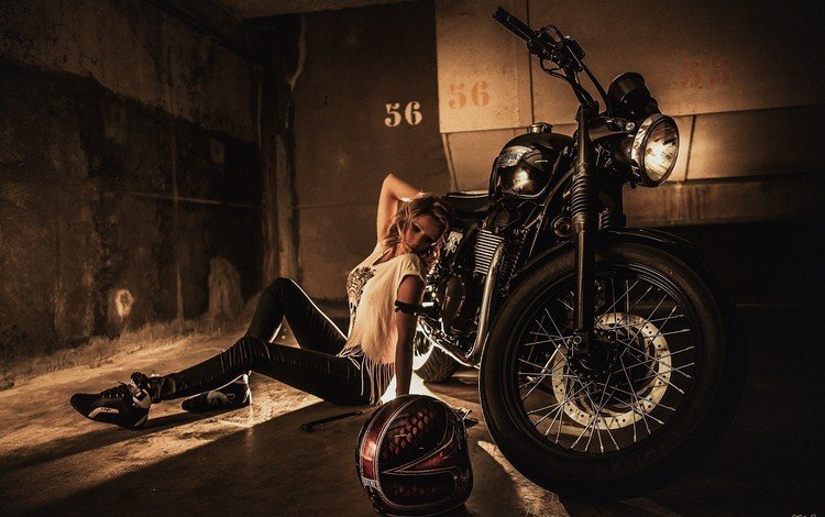 девушка, поза, шлем, модель, ножки, волосы, мотоцикл, laurent kac, girl, pose, helmet, model, legs, hair, motorcycle