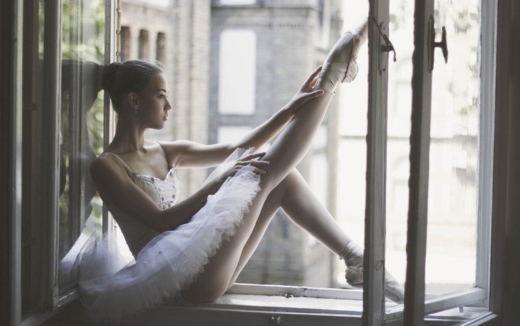 девушка, модель, ножки, окно, подоконник, сидя, балерина, girl, model, legs, window, sill, sitting, ballerina