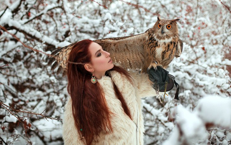 зима, ушастая сова, девушка, ветки, крылья, птица, перчатка, филин, рыжеволосая, winter, long-eared owl, girl, branches, wings, bird, glove, owl, redhead