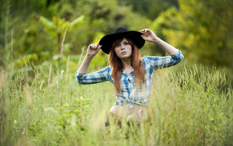 трава, девушка, взгляд, лицо, шляпа, рубашка, рыжеволосая, grass, girl, look, face, hat, shirt, redhead