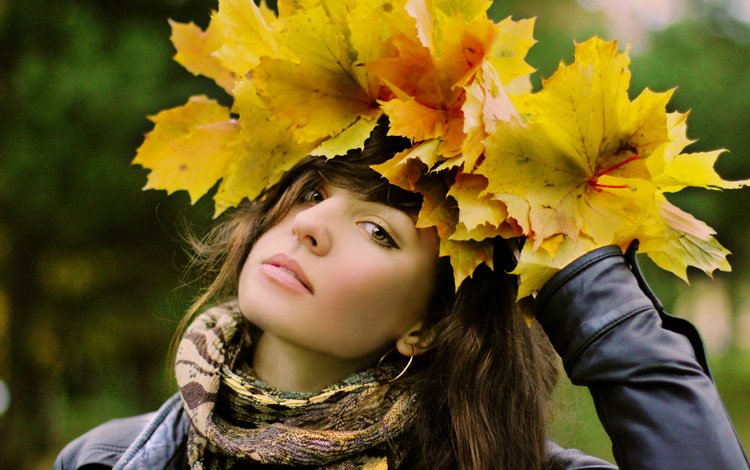 листья, девушка, взгляд, осень, волосы, лицо, шарф, leaves, girl, look, autumn, hair, face, scarf