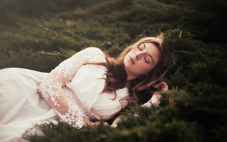 природа, лес, девушка, сон, белое платье, закрытые глаза, andrea peipe, nature, forest, girl, sleep, white dress, closed eyes