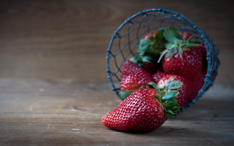 фон, клубника, доски, ягоды, корзинка, background, strawberry, board, berries, basket