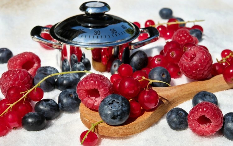 малина, ягоды, черника, красная смородина, ложка, голубика, raspberry, berries, blueberries, red currant, spoon