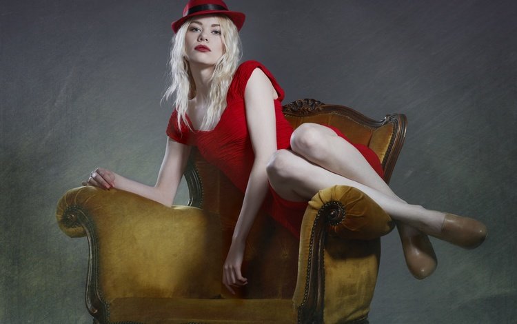 красное платье, стиль, блондинка, взгляд, модель, волосы, лицо, кресло, шляпа, red dress, style, blonde, look, model, hair, face, chair, hat