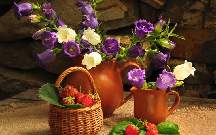 цветы, клубника, ягоды, корзинка, натюрморт, кувшины, flowers, strawberry, berries, basket, still life, pitchers