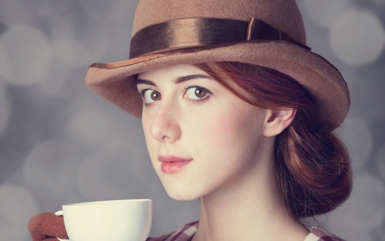 девушка, взгляд, чашка, прическа, шляпа, шатенка, элегантность, кареглазая, girl, look, cup, hairstyle, hat, brown hair, elegance, brown-eyed