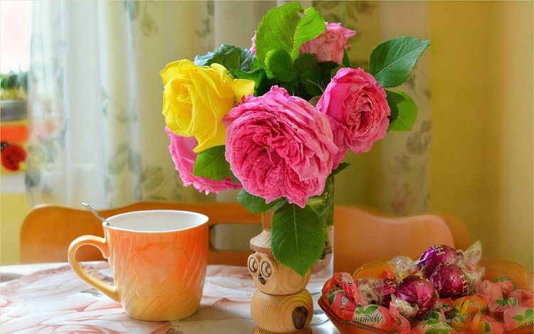 цветы, розы, конфеты, букет, чашка, сладкое, flowers, roses, candy, bouquet, cup, sweet