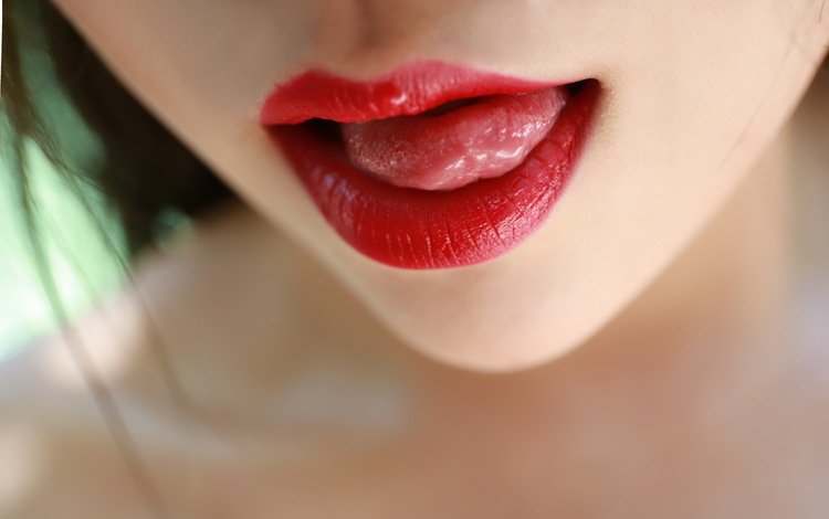 крупным планом, девушка, модель, губы, лицо, язык, рот, красная помада, косметика, closeup, girl, model, lips, face, language, mouth, red lipstick, cosmetics