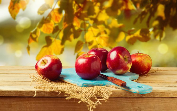 листья, доска, фрукты, яблоки, осень, плоды, нож, leaves, board, fruit, apples, autumn, knife