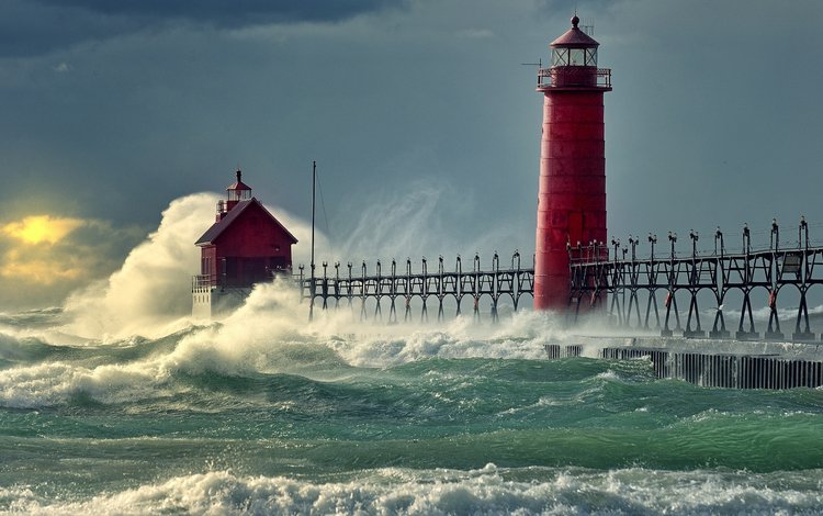 облака, волны, море, маяк, брызги, шторм, clouds, wave, sea, lighthouse, squirt, storm