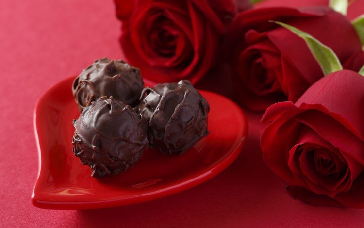 цветы, розы, конфеты, букет, день святого валентина, шоколадные конфеты, 14февраля, flowers, roses, candy, bouquet, valentine's day, chocolates, 14 february