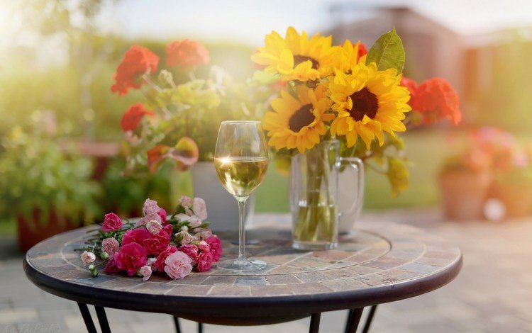 цветы, подсолнух, бокал, букет, ваза, шампанское, гвоздики, flowers, sunflower, glass, bouquet, vase, champagne, clove