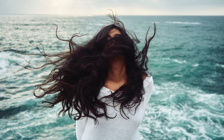 девушка, растрепанные волосы, настроение, море, брюнетка, горизонт, модель, волосы, ветер, girl, disheveled hair, mood, sea, brunette, horizon, model, hair, the wind