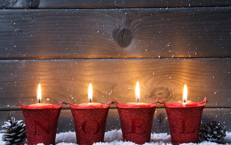 снег, свечи, новый год, рождество, шишки, декор, деревянная поверхность, snow, candles, new year, christmas, bumps, decor, wooden surface