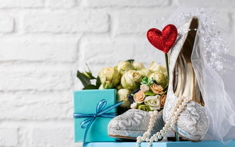 бусы, подарок, свадьба, туфли, фата, букет невесты, beads, gift, wedding, shoes, veil, the bride's bouquet