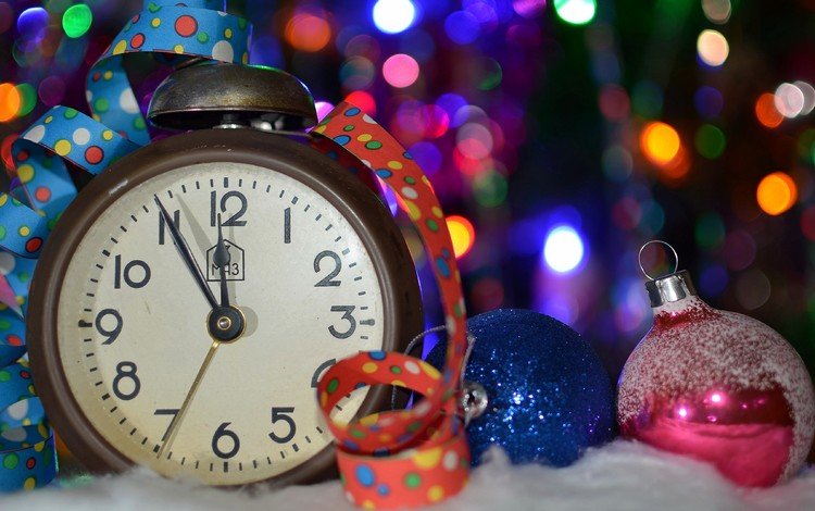снег, новый год, шары, часы, блики, лента, праздник, декор, snow, new year, balls, watch, glare, tape, holiday, decor