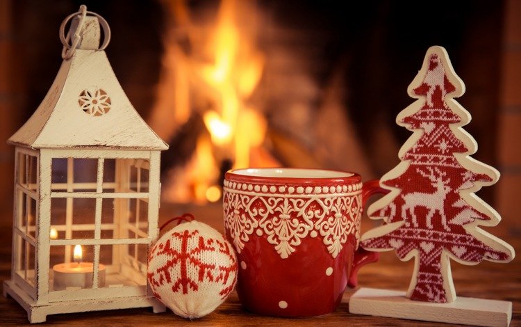 новый год, елка, огонь, фонарь, кружка, камин, рождество, new year, tree, fire, lantern, mug, fireplace, christmas