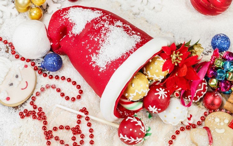 новый год, бусы, рождество, елочные украшения, леденцы, колпак, new year, beads, christmas, christmas decorations, lollipops, cap