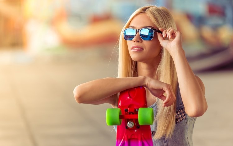 девушка, блондинка, волосы, лицо, руки, скейтборд, солнцезащитные очки, розовая помада, girl, blonde, hair, face, hands, skateboard, sunglasses, pink lipstick