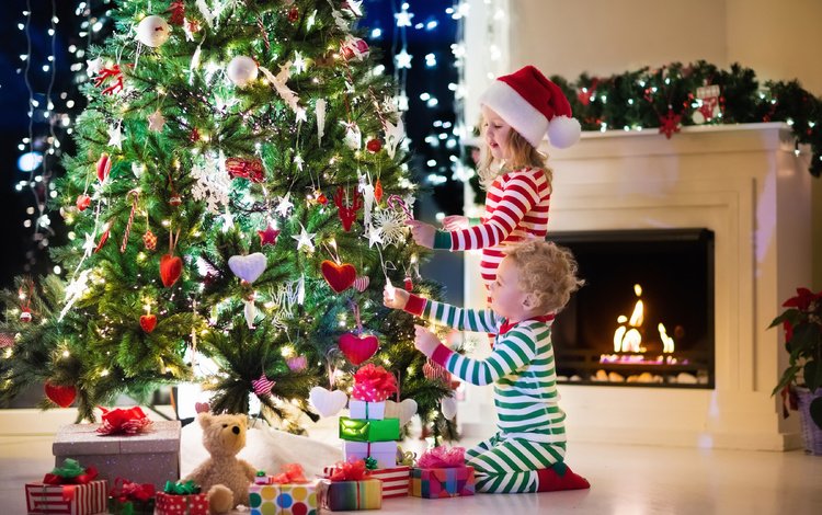 новый год, камин, елка, праздник, украшения, рождество, подарки, дети, девочка, игрушки, мальчик, new year, fireplace, tree, holiday, decoration, christmas, gifts, children, girl, toys, boy
