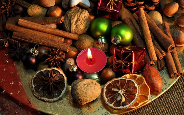 новый год, украшения, орехи, корица, свеча, рождество, елочные игрушки, пряности, new year, decoration, nuts, cinnamon, candle, christmas, christmas decorations, spices