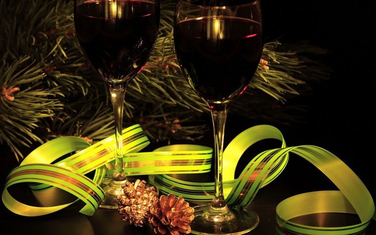 ветка, иголки, красное, новый год, елка, хвоя, вино, лента, бокалы, шишки, branch, red, new year, tree, needles, wine, tape, glasses, bumps