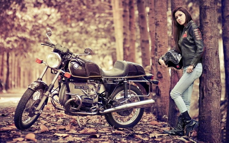 природа, мотоцикл, девушка, аллея, взгляд, байк, осень, кожаная куртка, шлем, джинсы, волосы, лицо, nature, motorcycle, girl, alley, look, bike, autumn, leather jacket, helmet, jeans, hair, face